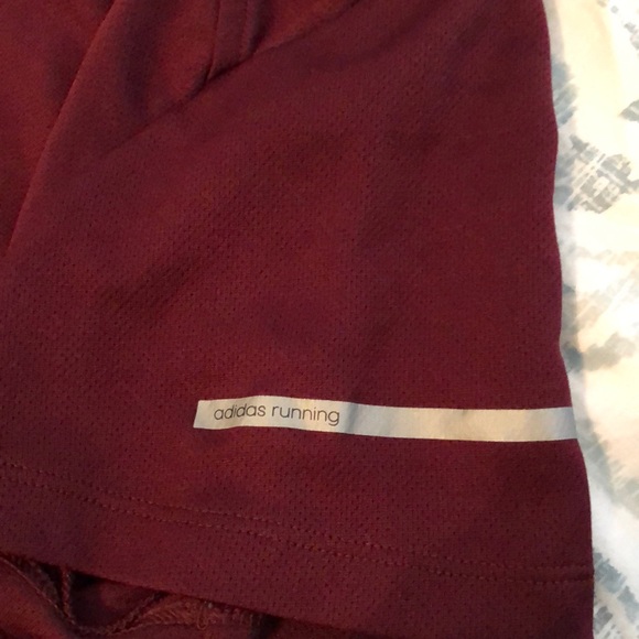 Adidias Workout 🏋🏽♀️ outfit top and shorts - Picture 4 of 7